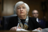 Bộ trưởng Ngân khố Janet Yellen điều trần về đề nghị ngân sách liên bang cho năm tài khóa 2024 của chính phủ Tổng thống Biden trước Ủy ban Tài chính Thượng viện tại Tòa nhà Văn phòng Thượng viện Dirksen trên Điện Capitol ở Hoa Thịnh Đốn hôm 16/03/2023. (Ảnh: Chip Somodevilla/Getty Images)