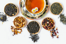 Trà đã tồn tại xuyên suốt trong lịch sử hào hùng bi tráng của nhân loại, việc phẩm trà và cất giữ trà cũng đã trở thành một truyền thống của những người yêu trà. (Ảnh: Shutterstock)