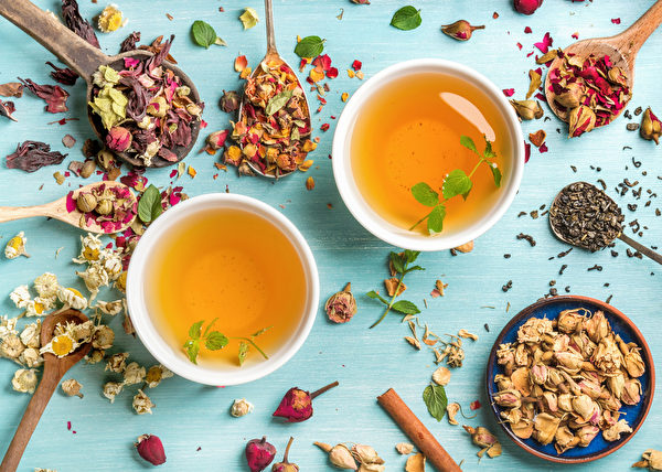 Thời gian lưu hương của trà hoa và trà trái cây khá ngắn, vì vậy sau khi mua về nên uống càng sớm càng tốt. (Ảnh: Shutterstock)