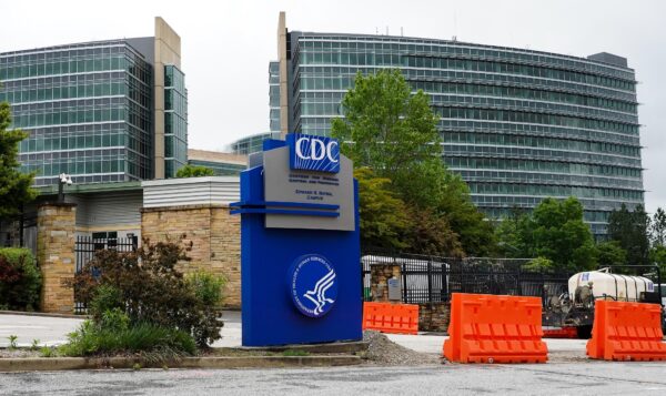 Trụ sở của Trung tâm Kiểm soát và Phòng ngừa Dịch bệnh (CDC) ở Atlanta vào ngày 23/04/2020. (Ảnh: Tami Chappell/AFP via Getty Images)
