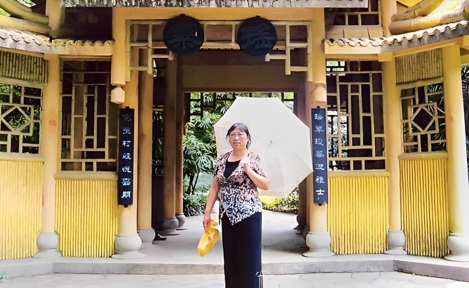 Bà Lưu Ái Hoa, ở thành phố Liễu Châu, tỉnh Quảng Tây, Trung Quốc, vào năm 2007. Hồi tháng 03/2023, bà Lưu bị kết án bốn năm tù ở Trung Quốc vì đức tin của mình. (Ảnh do anh Vương Toàn (Steven Wang) cung cấp)