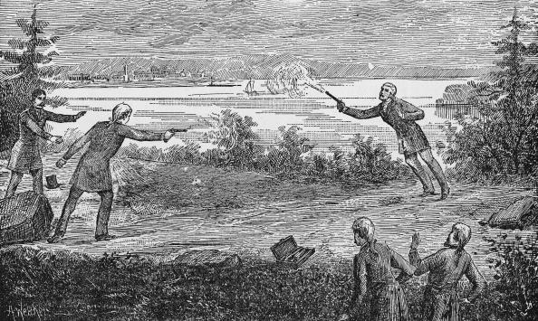 Ông Aaron Burr (trái) đã gây ra vết thương chí mạng cho ông Alexander Hamilton trong một trận đấu tay đôi ở Weehawken, New Jersey, năm 1804. (Ảnh: Kean Collection/Getty Images)