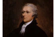 Ngài Alexander Hamilton cùng với sự trợ giúp của ngài John Jay và ngài James Madison, đã xuất bản tuyển tập “The Federalist Papers” (Luận cương về thể chế Liên bang), gồm một chuỗi các bài tiểu luận được viết ra để bảo vệ và thúc đẩy [việc phê chuẩn] dự thảo Hiến Pháp Hoa Kỳ. Bức tranh “Portrait of Alexander Hamilton” (Chân dung ngài Alexander Hamilton) năm 1806, của họa sĩ John Trumbull. (Ảnh: Tài liệu công cộng)