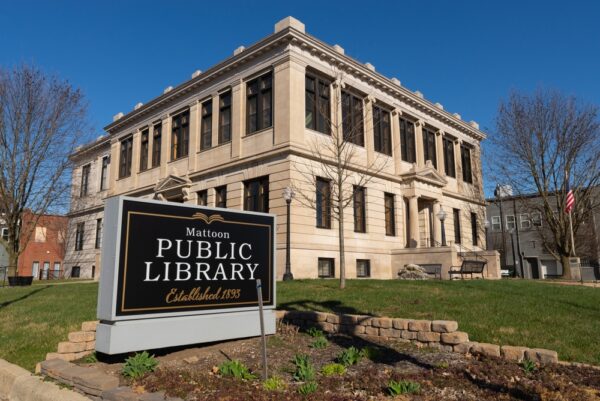 Thư viện Lịch sử Carnegie được xây dựng vào năm 1903 ở thành phố Mattoon, tiểu bang Illinois. (Ảnh: Eddie J. Rodriguez/Shutterstock)