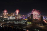 Pháo bông được bắn lên tại Las Vegas Strip trong buổi trình diễn pháo bông mừng Ngày Độc Lập ở Las Vegas vào ngày 04/07/2021. (Ảnh: John Locher/AP Photo)