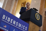 Tổng thống Joe Biden diễn thuyết về nền kinh tế tại Old Post Office ở Chicago, Illinois, hôm 28/06/2023. (Ảnh: Andrew Caballero-Reynolds/AFP qua Getty Images)