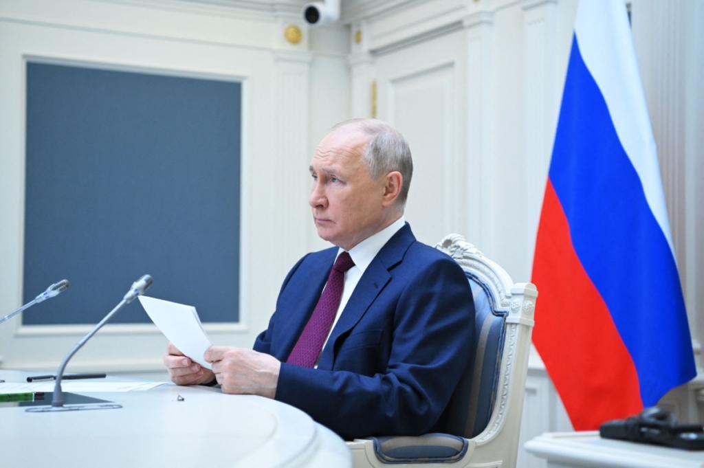 Tổng thống Nga Vladimir Putin tham dự một cuộc họp của Hội đồng các Nguyên thủ Quốc gia thuộc Tổ chức Hợp tác Thượng Hải (SCO) qua một hội nghị trực tuyến tại Điện Kremlin ở Moscow hôm 04/07/2023. (Ảnh: Alexander Kazakov/Sputnik/AFP qua Getty Images)