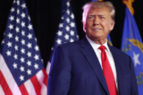 Ông Donald Trump, cựu Tổng thống và cũng là ứng cử viên tổng thống của Đảng Cộng Hòa, chuẩn bị diễn thuyết tại một sự kiện tuyển dụng tình nguyện viên của Đảng Cộng Hòa Nevada tại Fervent: Một sự kiện của Calvary Chapel ở Las Vegas hôm 08/07/2023. (Ảnh: Mario Tama/Getty Images)