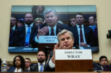 Giám đốc FBI Christopher Wray trả lời Chủ tịch ủy ban, Dân biểu Jim Jordan (Cộng Hòa-Ohio) trong phiên điều trần của Ủy ban Tư pháp Hạ viện về sự giám sát của FBI tại Capitol Hill ở Hoa Thịnh Đốn hôm 12/07/2023. (Ảnh: Drew Angerer/Getty Images)