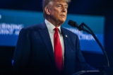 Cựu Tổng thống và là ứng cử viên tổng thống năm 2024 Donald Trump diễn thuyết trước hội nghị Turning Point Action USA ở West Palm Beach, Florida, hôm 15/07/2023. (Ảnh: Giorgio Viera/AFP via Getty Images)
