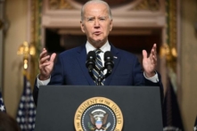 Tổng thống Hoa Kỳ Joe Biden trình bày tại lễ ký tuyên bố ở Phòng Hiệp ước Ấn Độ thuộc Tòa nhà Văn phòng Điều hành Eisenhower, cạnh Tòa Bạch Ốc ở Hoa Thịnh Đốn hôm 25/07/2023. (Ảnh: Mandel Ngan/AFP qua Getty Images)