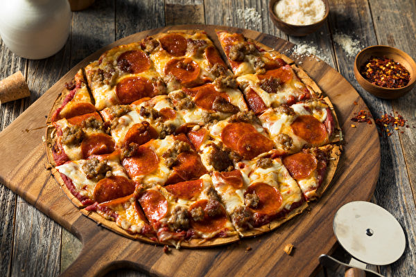 Pizza phong cách St. Louis (Ảnh: Shutterstock)