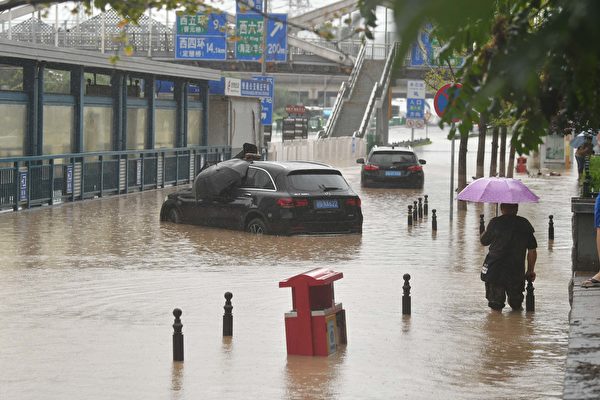 Hiện trường thảm họa lũ lụt ở Bắc Kinh hôm 31/07/2023. (Ảnh: Yuan Yi/Beijing Youth Daily/VCG qua Getty Images）