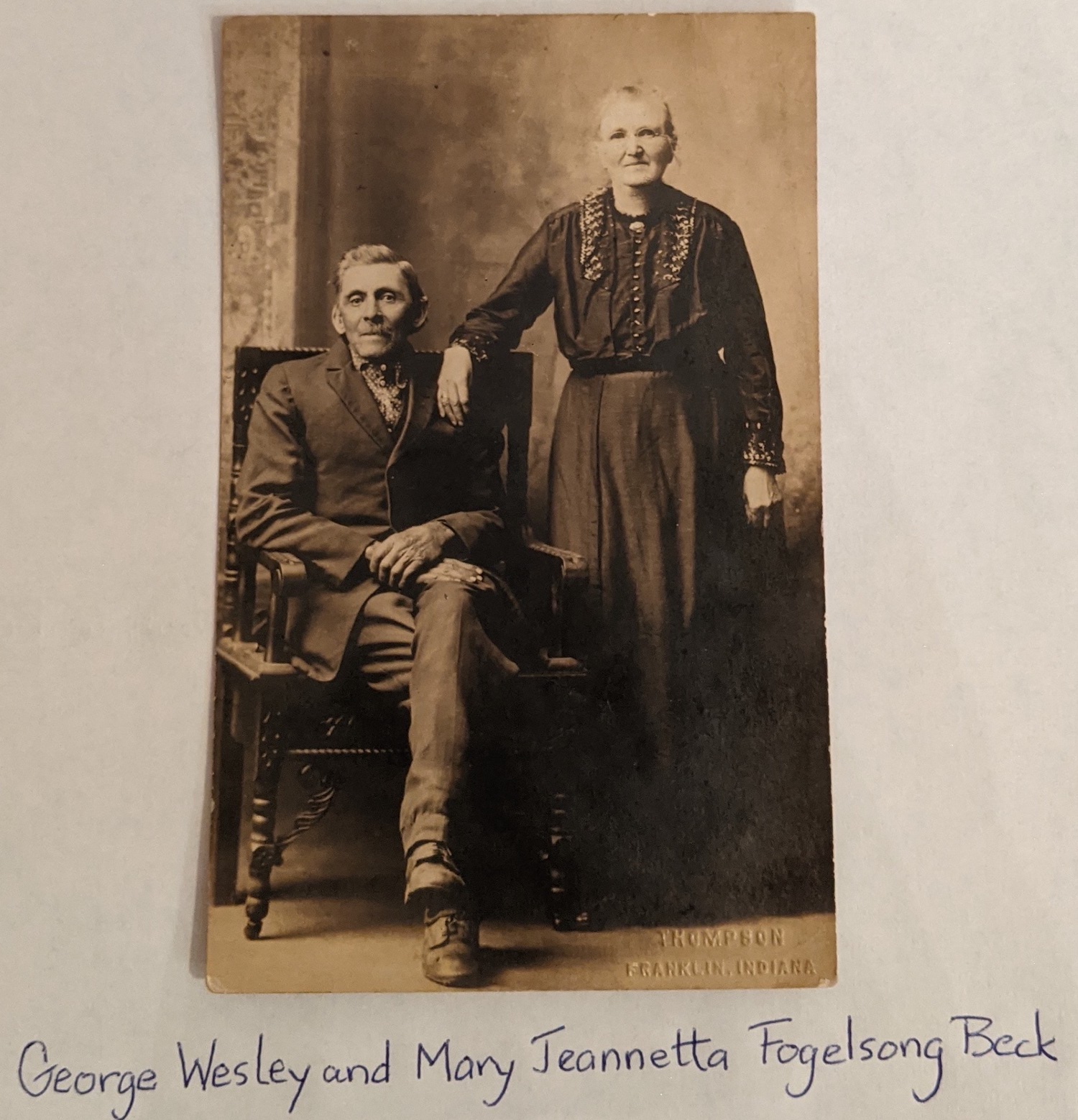 Ông George và bà Mary Jeanette Foglesong Beck, là ông bà cố nội của bà Petric. (Ảnh do ông Victor Cole cung cấp)