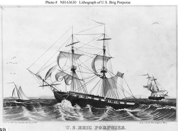 Tranh in thạch bản của chiếc tàu USS Porpoise, năm 1836, ngay trước khi khởi hành Chuyến thám hiểm Khám phá của Hoa Kỳ, do họa sĩ J. Baillie ở New York và họa sĩ J. Sowle ở New Bedford, Massachusetts vẽ. (Ảnh: Tài liệu công cộng)
