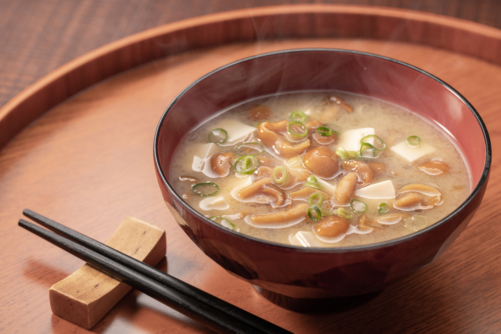 Miso là một loại thực phẩm tốt cho đường ruột. (Ảnh: flyingv3/Shutterstock)