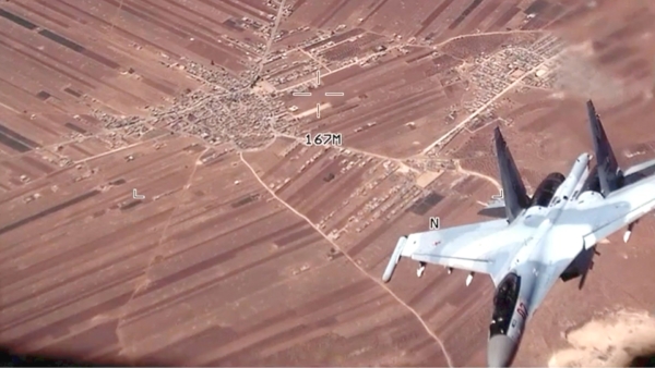 Một chiếc SU-35 của Nga bay gần phi cơ không người lái MQ-9 Reaper của Không quân Hoa Kỳ trên bầu trời Syria, hôm 05/07/2023. (Ảnh: Không quân Hoa Kỳ qua AP)