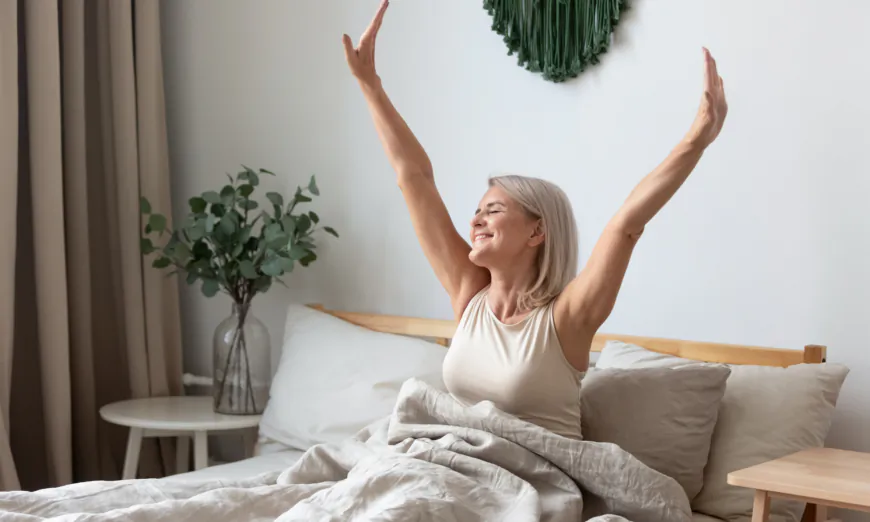 Thức dậy và tỏa sáng: 10 phút tập thể dục trên giường giúp đôi mắt khỏe mạnh, giảm táo bón và ù tai