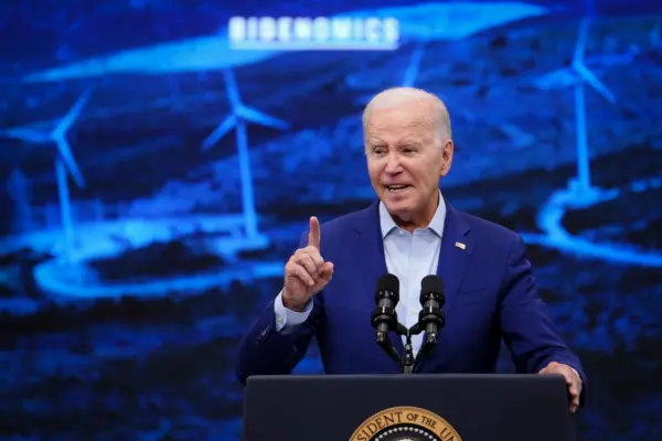 TT Biden ca ngợi ‘sự bùng nổ sản xuất’ tại nhà máy ở New Mexico để quảng bá trường phái kinh tế Biden với cử tri