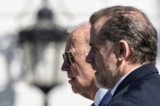 Tổng thống Joe Biden và con trai Hunter Biden tham dự Lễ lăn trứng Phục Sinh hàng năm trên Bãi cỏ phía Nam của Tòa Bạch Ốc ở Hoa Thịnh Đốn vào ngày 10/04/2023. (Ảnh: Drew Angerer/Getty Images)