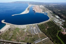 Cảng Gioia Tauro, cảng container lớn nhất của Ý ở vùng Calabria, miền Nam nước Ý, vào ngày 08/11/2012. (Ảnh: Alessandro Bianchi/Reuters)