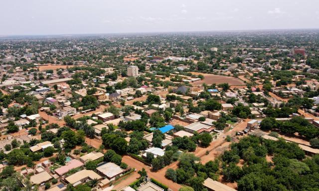 Quang cảnh đường phố nhìn từ trên cao ở thủ đô Niamey, Niger, hôm 28/07/2023. (Ảnh: Souleymane Ag Anara/Reuters)