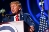 Cựu Tổng thống Donald Trump diễn thuyết với tư cách là diễn giả chính tại Tiệc tối Voi bạc Thường niên lần thứ 56 do Đảng Cộng Hòa South Carolina tổ chức ở Columbia, South Carolina, hôm 05/08/2023. (Ảnh: Melissa Sue Gerrits/Getty Images)