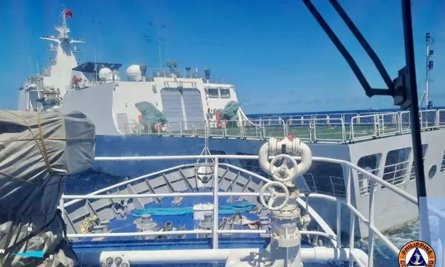 Quân đội Philippines lên án Hải cảnh Trung Quốc vì bắn vòi rồng vào tàu của nước này ở vùng biển tranh chấp