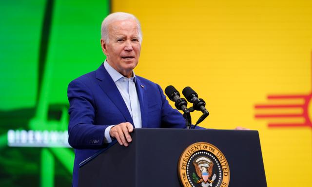 Tổng thống Joe Biden nói tại một cơ sở sản xuất của Arcosa Wind Towers Inc. ở Belen, New Mexico, hôm 09/08/2023. (Ảnh: Madalina Vasiliu/The Epoch Times)