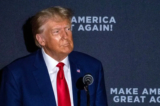 Cựu Tổng thống và là ứng cử viên tổng thống năm 2024 Donald Trump diễn thuyết trong một cuộc vận động tranh cử tại Trường Trung học Windham ở Windham, New Hampshire, hôm 08/08/2023. (Ảnh: Joseph Prezioso/AFP qua Getty Images)