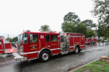 Đội xe chữa cháy của Sở Cứu hỏa Pasadena tham gia dập lửa sau trận động đất mạnh 5.1 độ ở Nam California, Pasadena, California, hôm 20/08/2023. (Ảnh: Mario Anzuoni/Reuters)