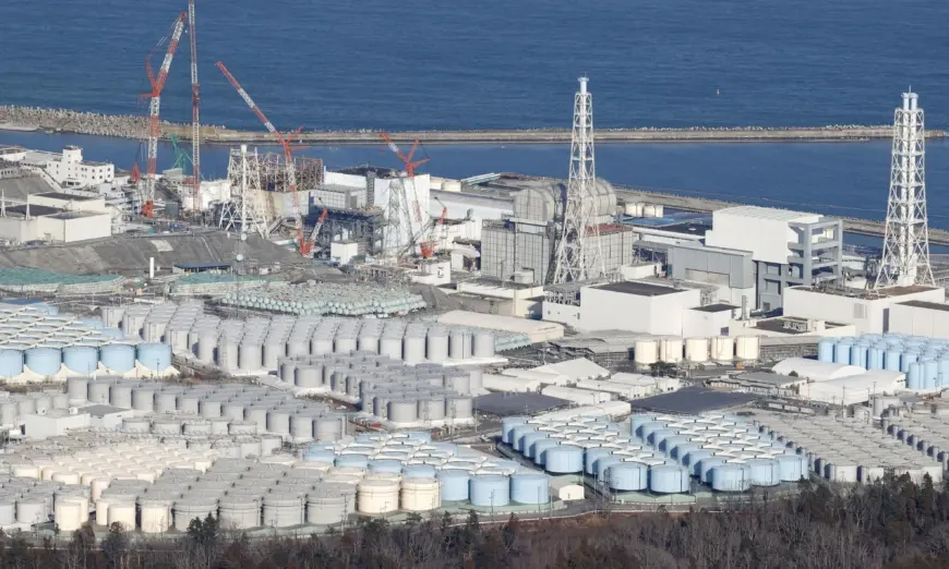 Các bể chứa nước đã qua xử lý tại nhà máy điện hạt nhân Fukushima Daiichi bị sóng thần làm tê liệt ở thị trấn Okuma, quận Fukushima, Nhật Bản, hôm 22/08/2023. (Ảnh: Kyodo qua Reuters)