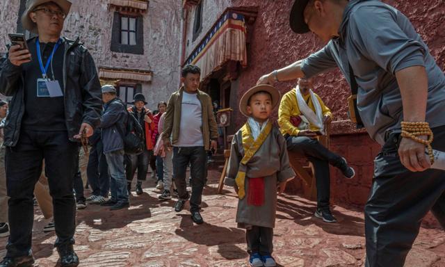 Hoa Kỳ áp đặt lệnh cấm thị thực đối với các quan chức Trung Quốc đàn áp trẻ em Tây Tạng
