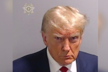 Hình chụp nhận dạng cựu Tổng thống Donald Trump khi ông đến ghi danh lý lịch và được tại ngoại hầu tra tại Nhà tù Quận Fulton ở Atlanta, Georgia, hôm 24/08/2023. (Ảnh: Văn phòng Cảnh sát trưởng Quận Fulton)