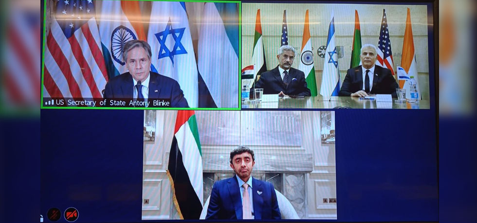 Ngoại trưởng Blinken nói chuyện với Ngoại trưởng Các Tiểu vương quốc Ả Rập Thống nhất Sheikh Abdullah bin Zayed, Ngoại trưởng Ấn Độ Tiến sĩ S. Jaishankar, và Ngoại trưởng Israel kiêm Thủ tướng thay thế Yair Lapid vào ngày 18/10/2021, trong một cuộc họp hiện được nhiều người coi là một nhóm Quad Trung Đông không chính thức. (Ảnh: Được phép của Bộ Ngoại giao Ấn Độ)