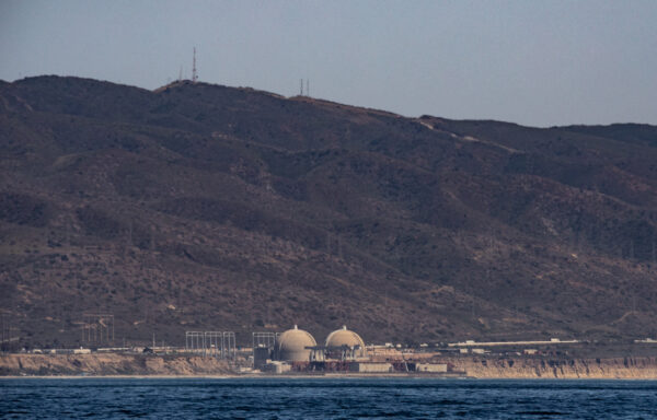 Nhà máy điện hạt nhân Edison ngoài khơi San Onofre, California, tháng 04/2022. (Ảnh: John Fredricks/The Epoch Times)