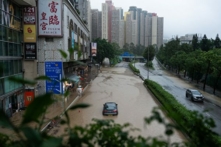 Hôm 08/09, mưa lớn ở Hồng Kông gây ra thảm họa khiến nhiều nơi ngập lụt nặng nề. (Ảnh: Bertha Wang/AFP qua Getty Images)
