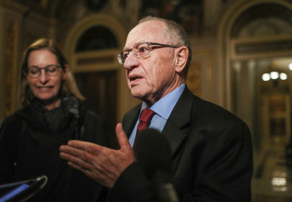 Luật sư Alan Dershowitz. (Ảnh: Mario Tama/Getty Images)