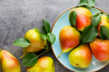 Ngoài hương vị thơm ngon, trái lê còn có nhiều tác dụng chữa bệnh. (Ảnh: Studio Gita Kulinitch/Shutterstock)