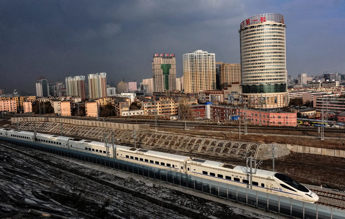 Kinh tế Trung Quốc trên bờ vực nguy hiểm khi các động cơ tăng trưởng đình trệ, các lựa chọn thu hẹp