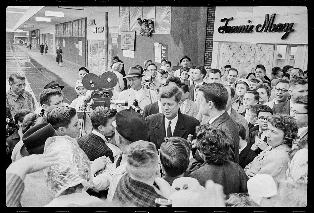 ĐỘC QUYỀN: Ông Robert F. Kennedy Jr. khao khát đảng của mình trở lại như xưa