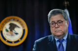 Tổng Chưởng lý Hoa Kỳ William Barr chờ đến lượt trình bày tại buổi công bố Sáng kiến Giảm Tội phạm mới với mục tiêu giảm số lượng tội phạm ở Detroit ở Detroit, Michigan, vào ngày 18/12/2019. (Ảnh: Bill Pugliano/Getty Images)