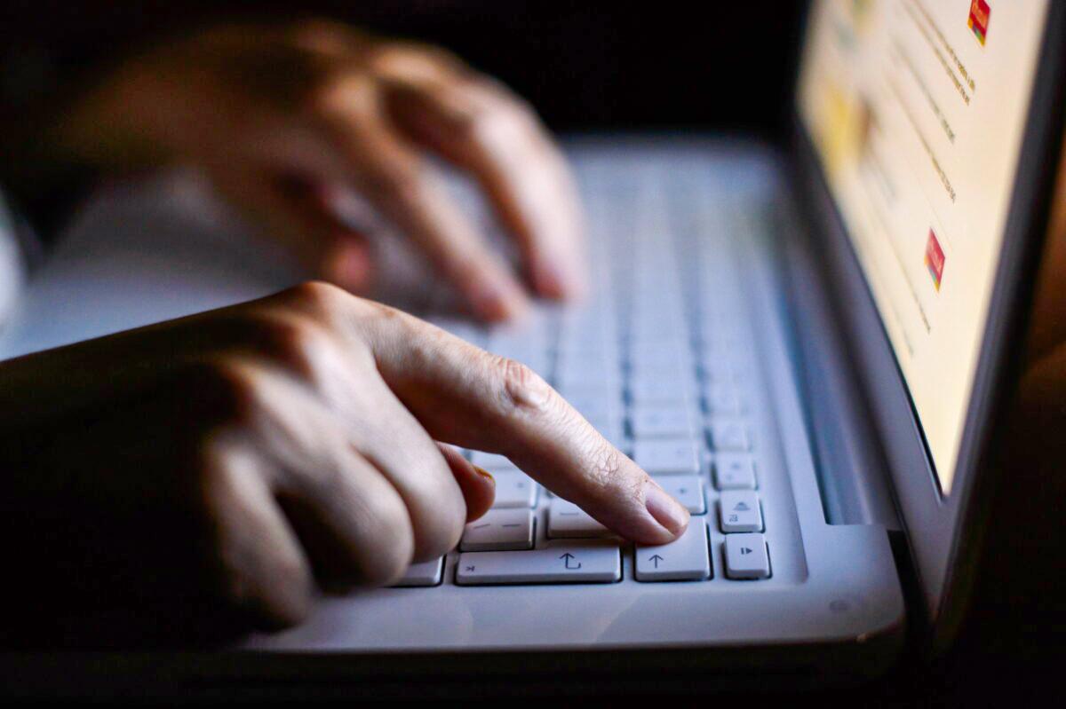 Tin tặc Trung Quốc đã đánh cắp 60,000 thư điện tử từ các quan chức Bộ Ngoại giao