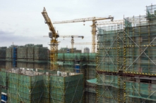 Các tòa nhà chung cư chưa hoàn thiện tại dự án dân cư Phoenix City, do nhà phát triển địa ốc Bích Quế Viên (Country Garden Holdings Co.), phát triển, ở Thượng Hải, Trung Quốc, vào ngày 17/01/2022. (Ảnh: Qilai Shen/Bloomberg qua Getty Images)