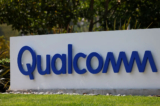Biển hiệu Qualcomm bên ngoài một trong nhiều tòa nhà của công ty ở San Diego vào ngày 17/09/2020. (Ảnh: Mike Blake/Reuters)