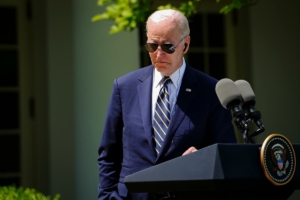 2 cuộc thăm dò: Rắc rối lớn cho ông Biden