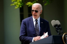 Tổng thống Joe Biden trong một cuộc họp báo tại Tòa Bạch Ốc ở Hoa Thịnh Đốn, hôm 26/04/2023. (Ảnh: Madalina Vasiliu/The Epoch Times)