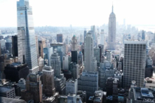 Các tòa nhà văn phòng thuộc trung tâm Manhattan, New York, hầu như để trống không hôm 04/03/2021. (Ảnh: Spencer Platt/Getty Images)