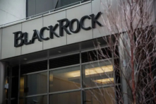 Một tấm biển treo trên văn phòng BlackRock ở New York, hôm 16/01/2014. (Ảnh: Andrew Burton/Getty Images)
