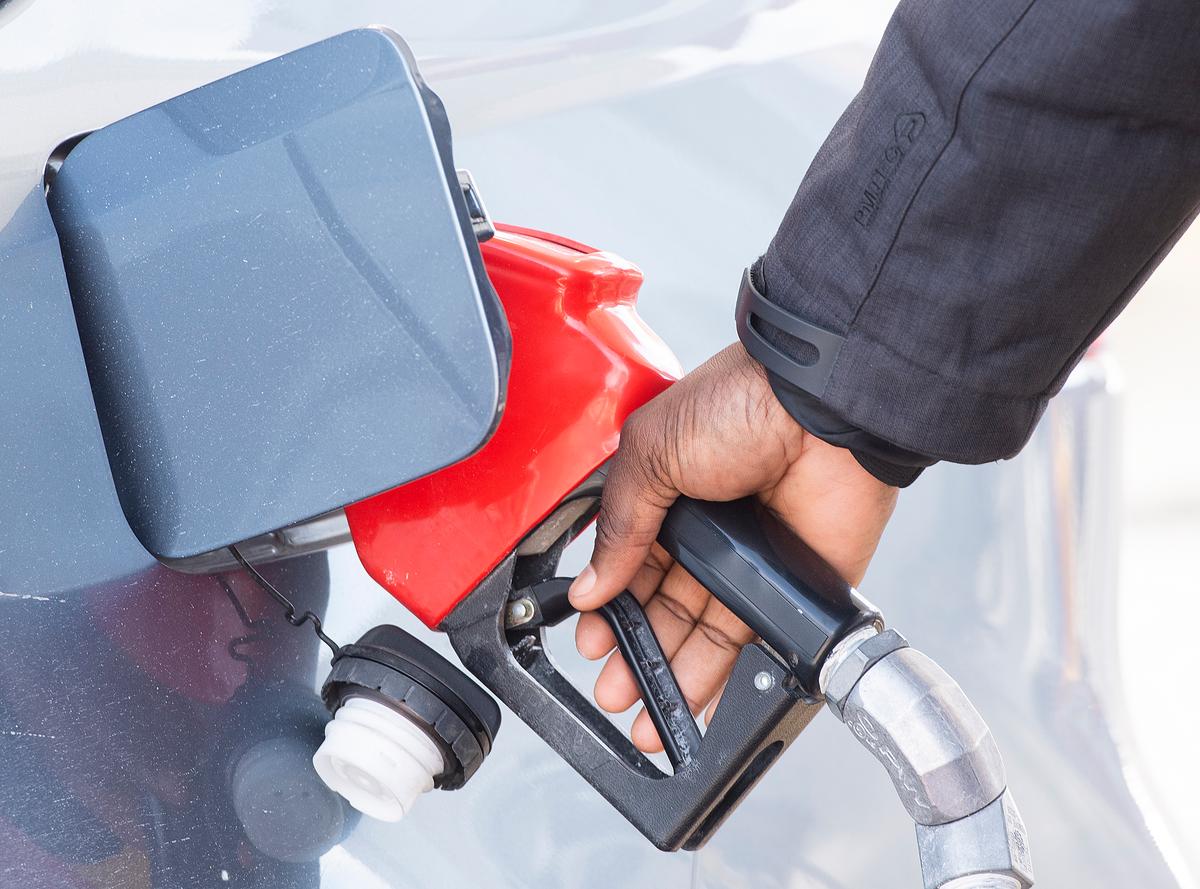 Hoa Kỳ: Giá dầu lần đầu tiên vượt mức 90 USD/thùng trong năm 2023, làm dấy lên những lo ngại về lạm phát